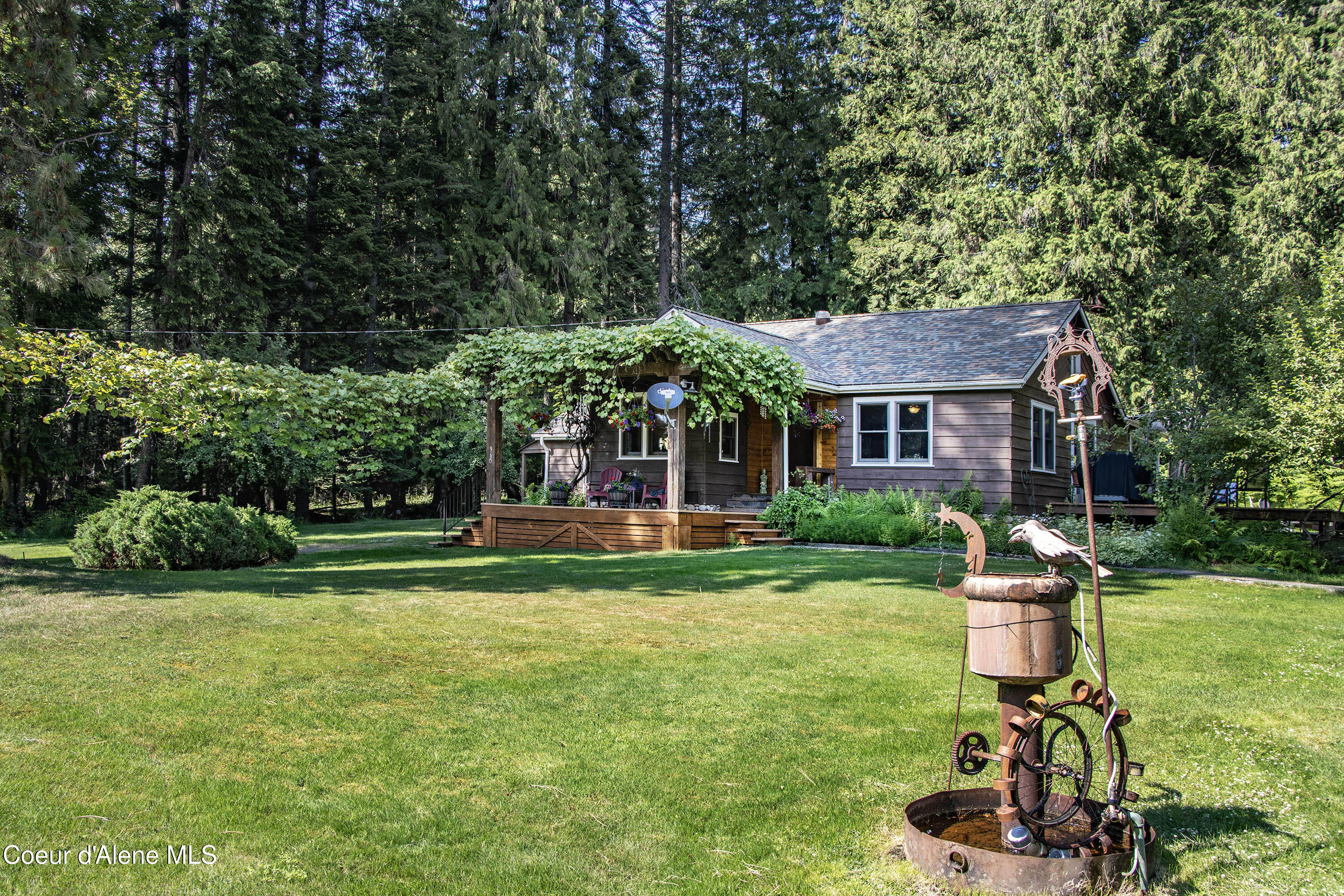 965 Denton Road Hope, ID 83836 - Photo 33 of 55 Front of Home View