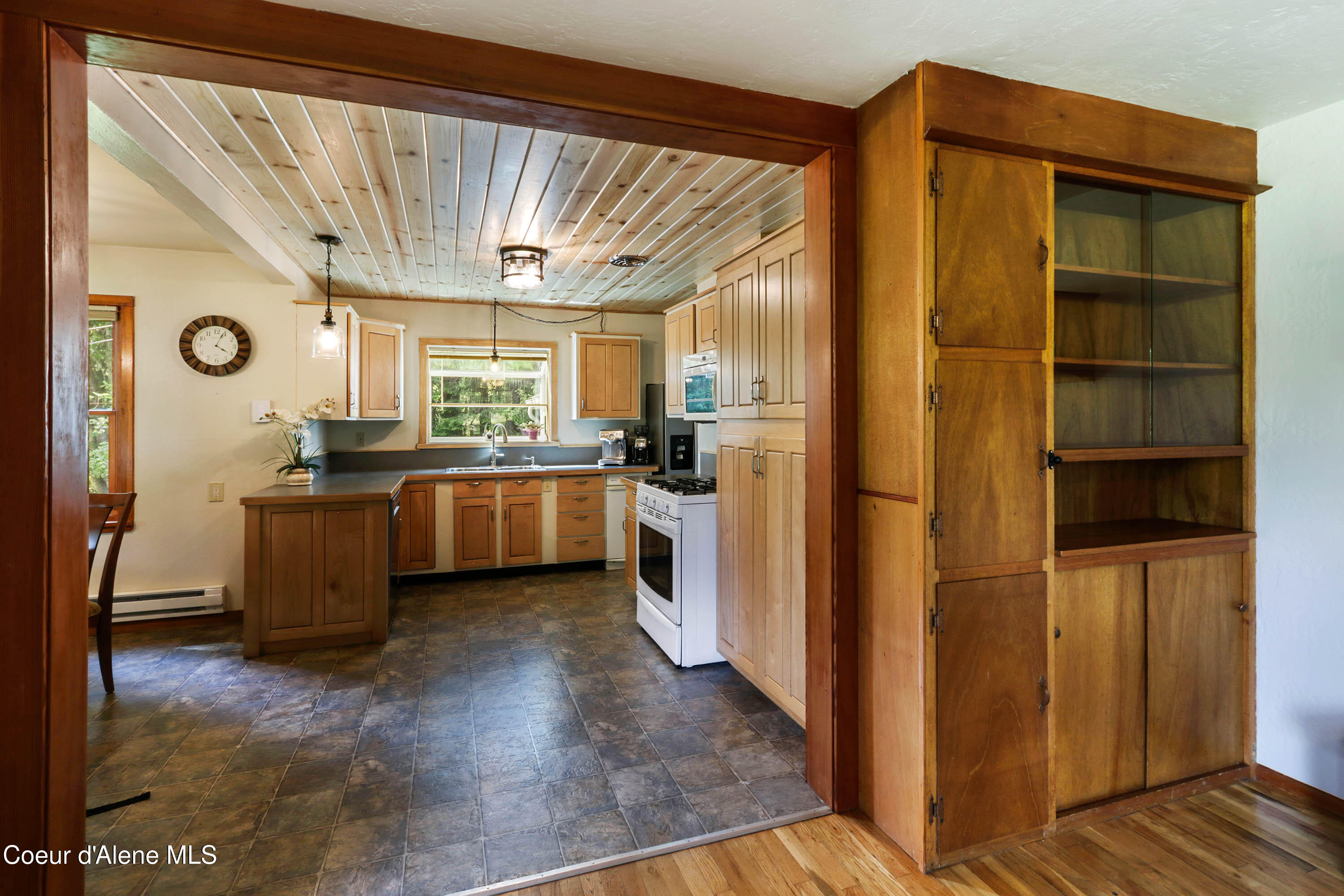 965 Denton Road Hope, ID 83836 - Photo 9 of 55 Built In Cabinetry