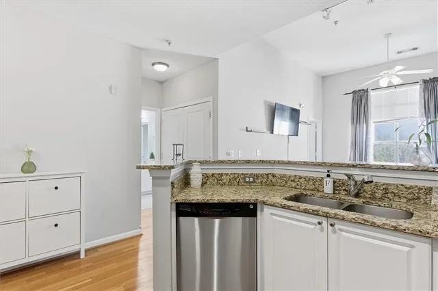 $1,500 | 10 Perimeter Summit Boulevard, Unit 2410, Atlanta, GA 30319