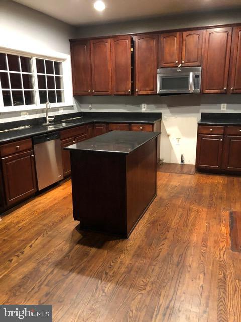 4181 Agency Loop Triangle, VA 22172 - Photo 5 of 11 Gallery Image 5