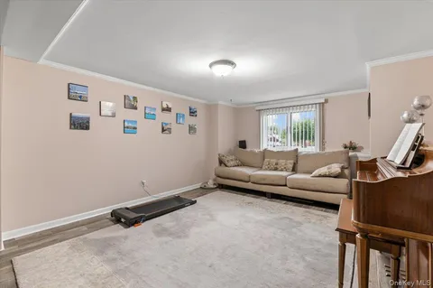$975,000 | 10 Peter Road, Hicksville, NY 11801