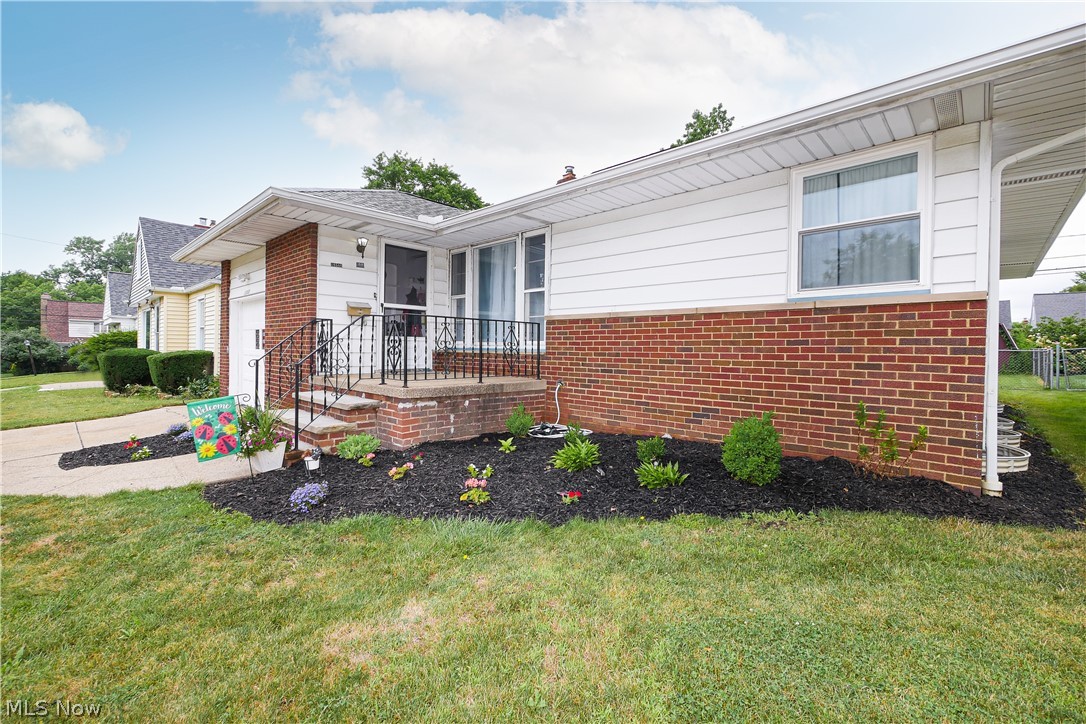 16546 Webster Road Cleveland, OH 44130 - Photo 2 of 30 Gallery Image 2