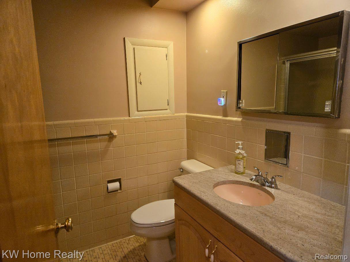 28401 Hawberry Road Farmington, MI 48331 - Photo 22 of 34 Gallery Image 22