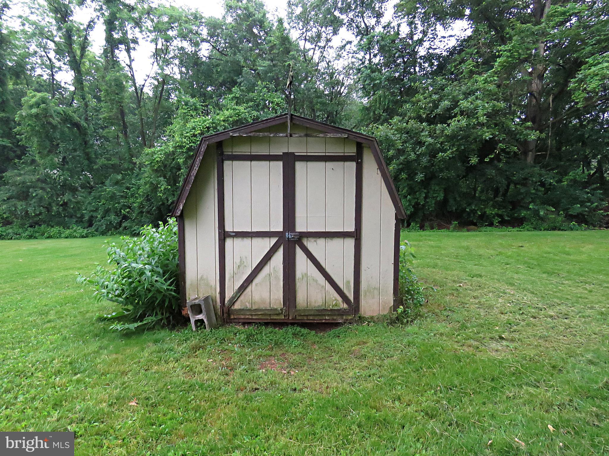 818 Hopeland Road Lititz, PA 17543 - Photo 22 of 23 Shed (Front)