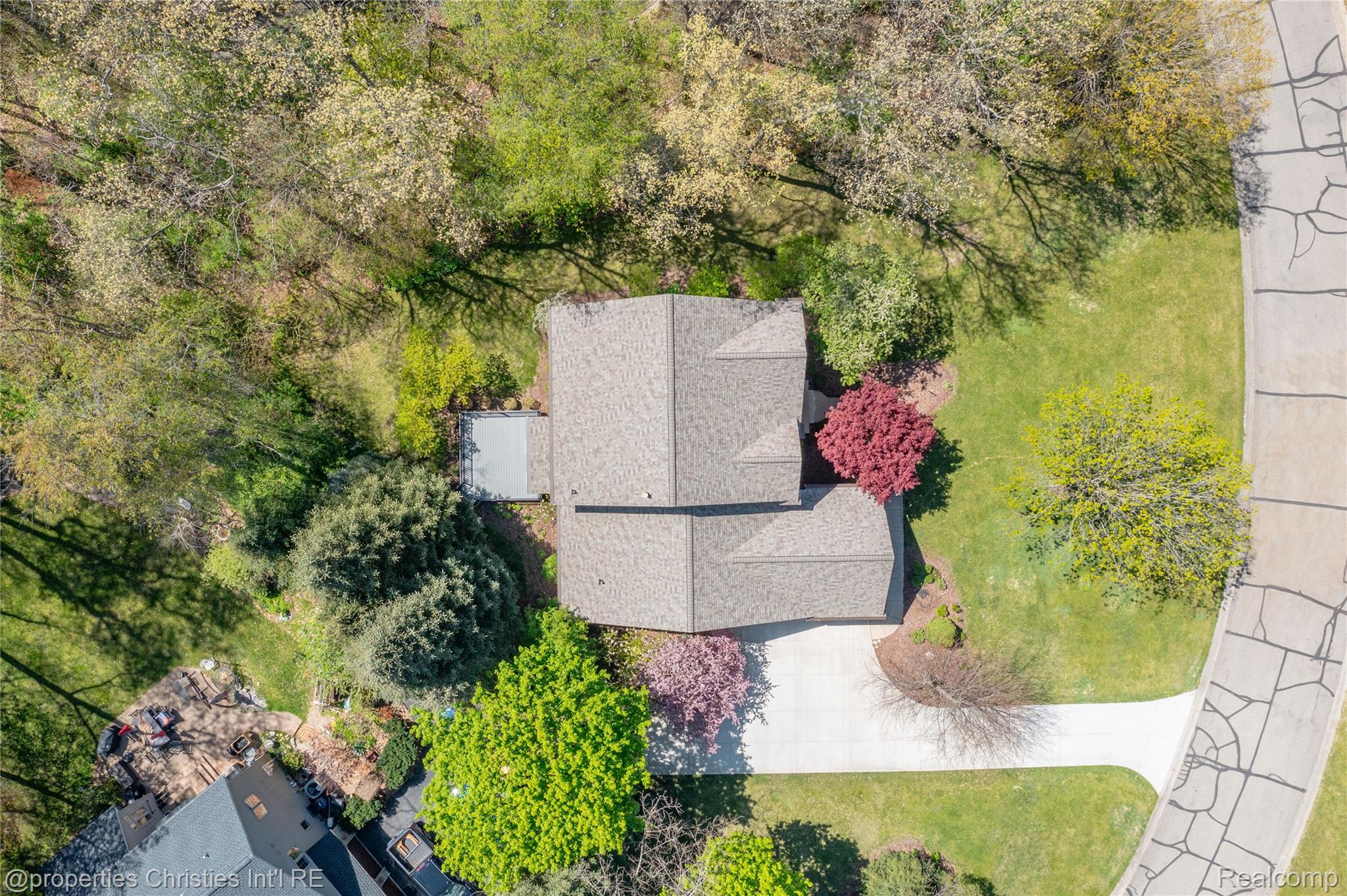2005 North Splitstone Pinckney, MI 48169 - Photo 49 of 57 New roof in 2023!