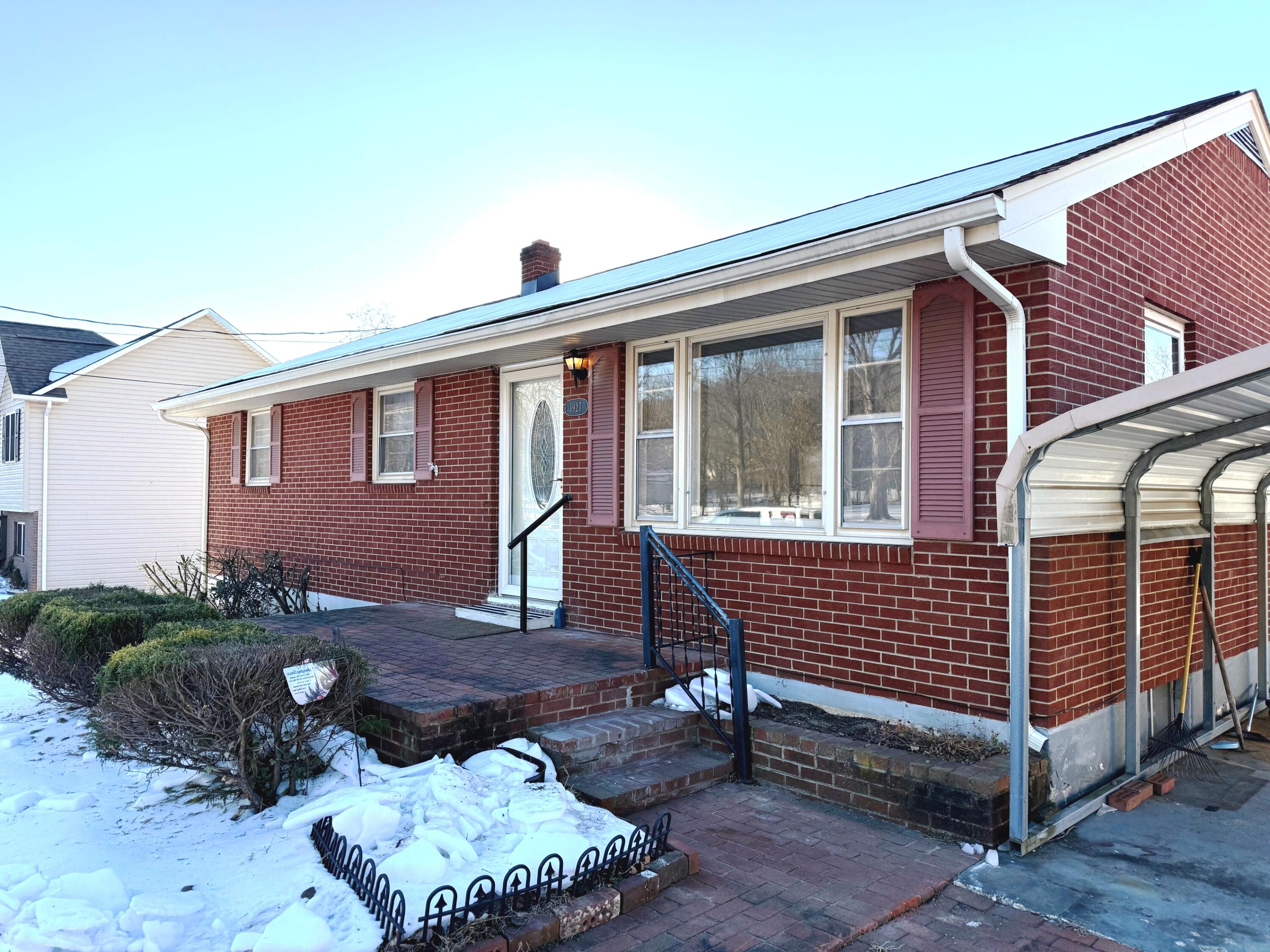 1927 Kiska Road Salem, VA 24153 - Photo 19 of 19 IMG_8828