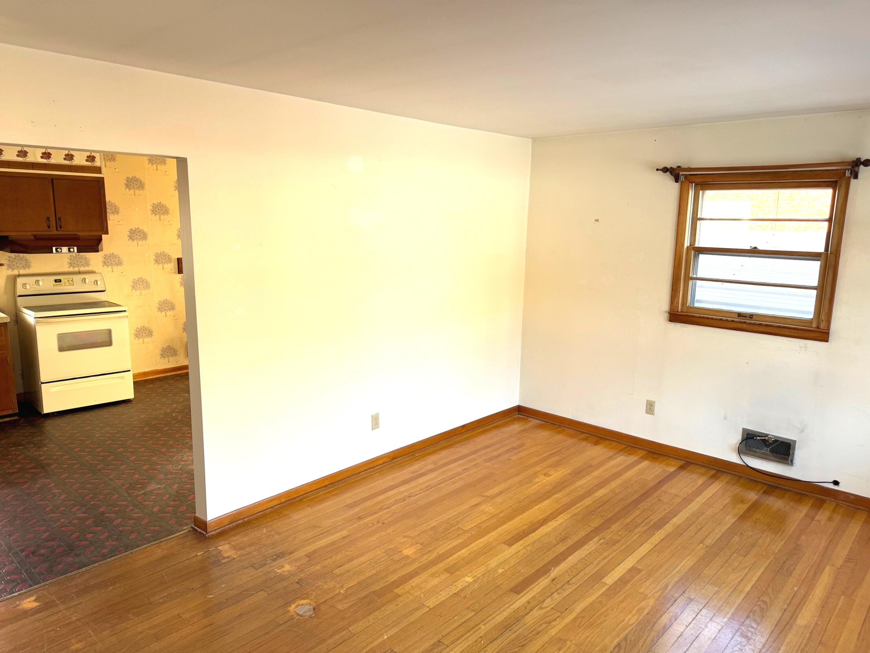 1927 Kiska Road Salem, VA 24153 - Photo 6 of 19 IMG_8813 (1)