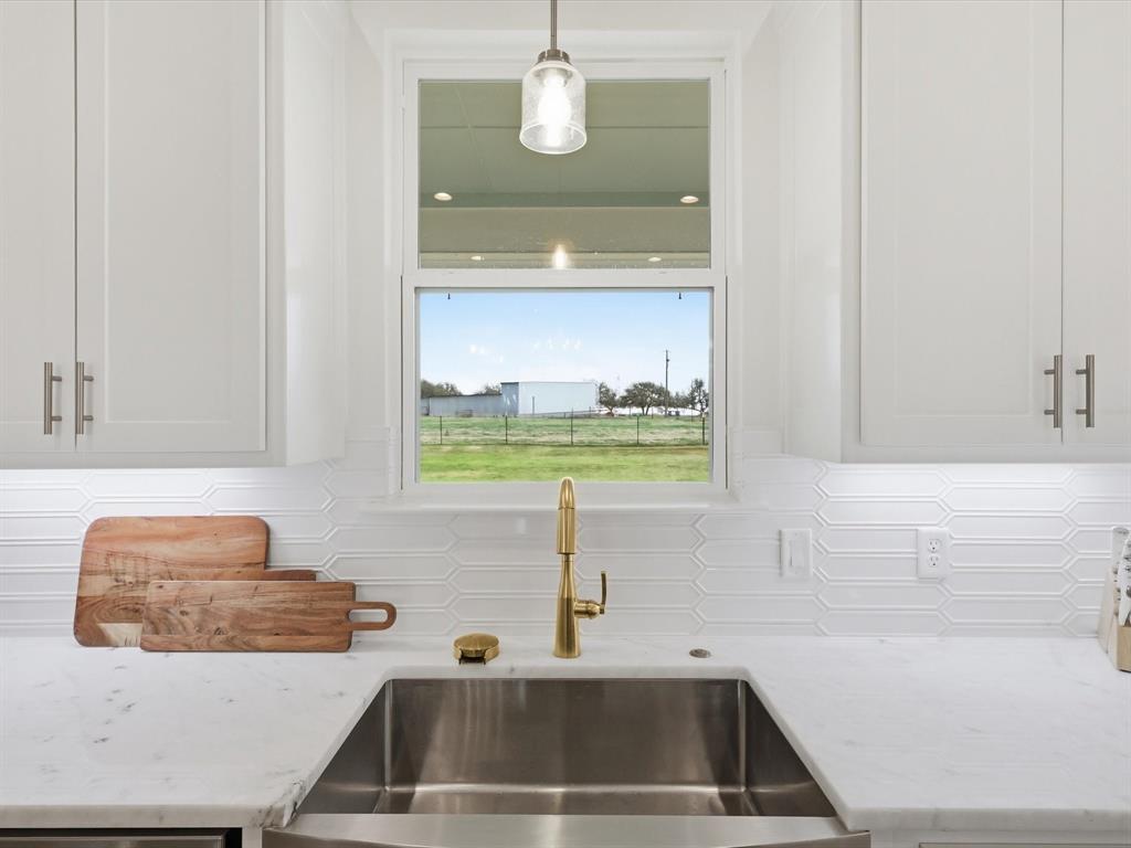 790 Sharla Smelley Road Weatherford, TX 76088 - Photo 11 of 40