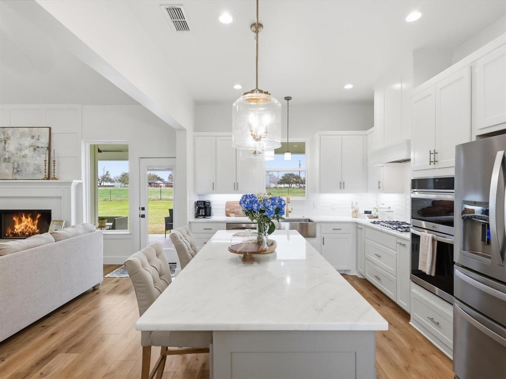 790 Sharla Smelley Road Weatherford, TX 76088 - Photo 8 of 40