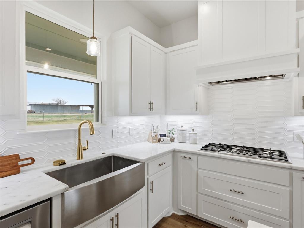 790 Sharla Smelley Road Weatherford, TX 76088 - Photo 9 of 40