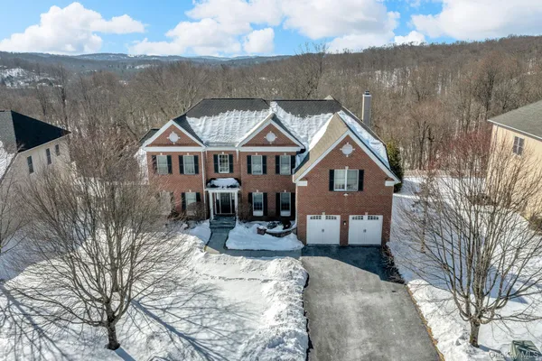 $1,575,000 | 19 Sassinoro Boulevard, Cortlandt Manor, NY 10567