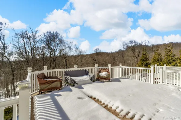 $1,575,000 | 19 Sassinoro Boulevard, Cortlandt Manor, NY 10567