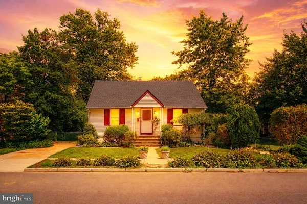 $330,000 | 32 Holmes Avenue, Hamilton, NJ 08610