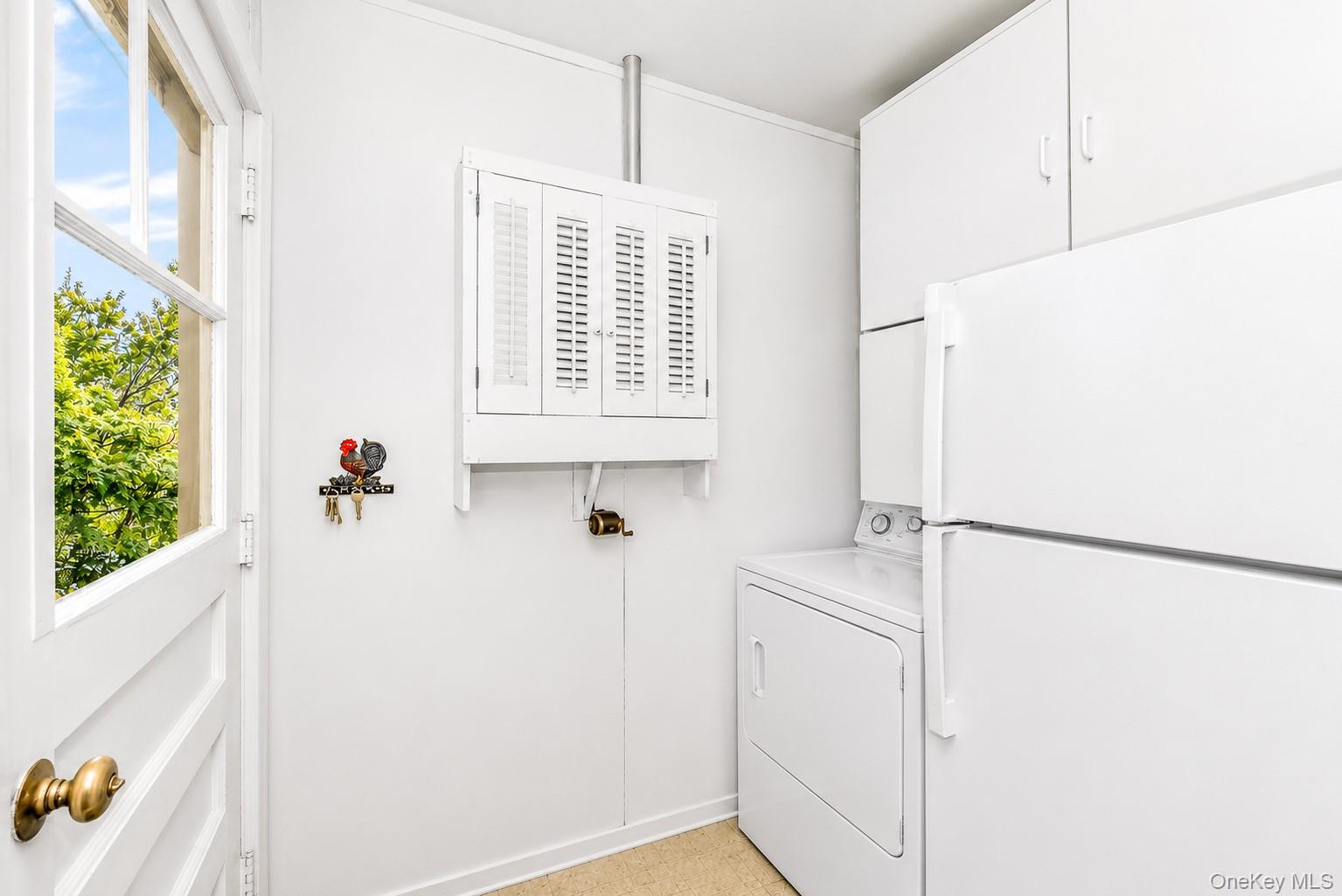10 Rye Place Commack, NY 11725 - Photo 5 of 25