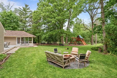 $875,000 | 1355 Woodland Lane, Riverwoods, IL 60015