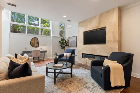 $975,000 | 2043 North Bissell Street, Unit 1, Chicago, IL 60614