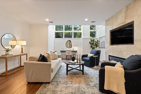 $975,000 | 2043 North Bissell Street, Unit 1, Chicago, IL 60614