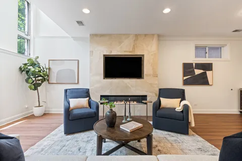 $975,000 | 2043 North Bissell Street, Unit 1, Chicago, IL 60614