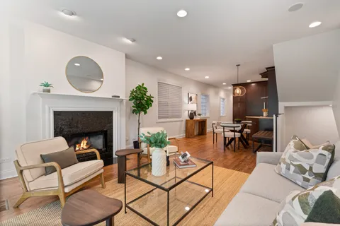 $975,000 | 2043 North Bissell Street, Unit 1, Chicago, IL 60614