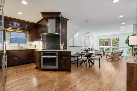 $975,000 | 2043 North Bissell Street, Unit 1, Chicago, IL 60614