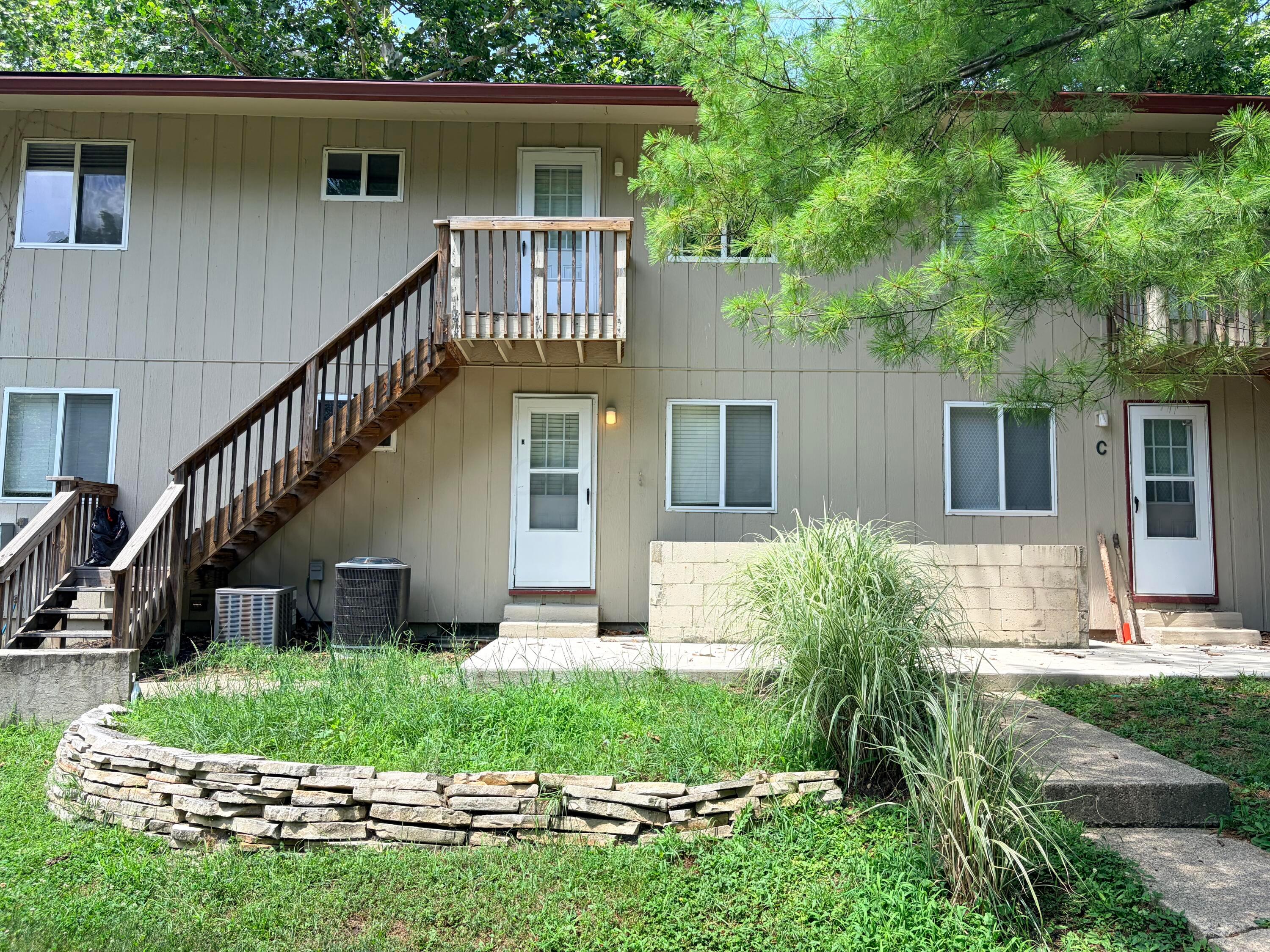 301 Fenway Road, Unit B Columbus, OH 43214 - Photo 2 of 19 IMG_5446