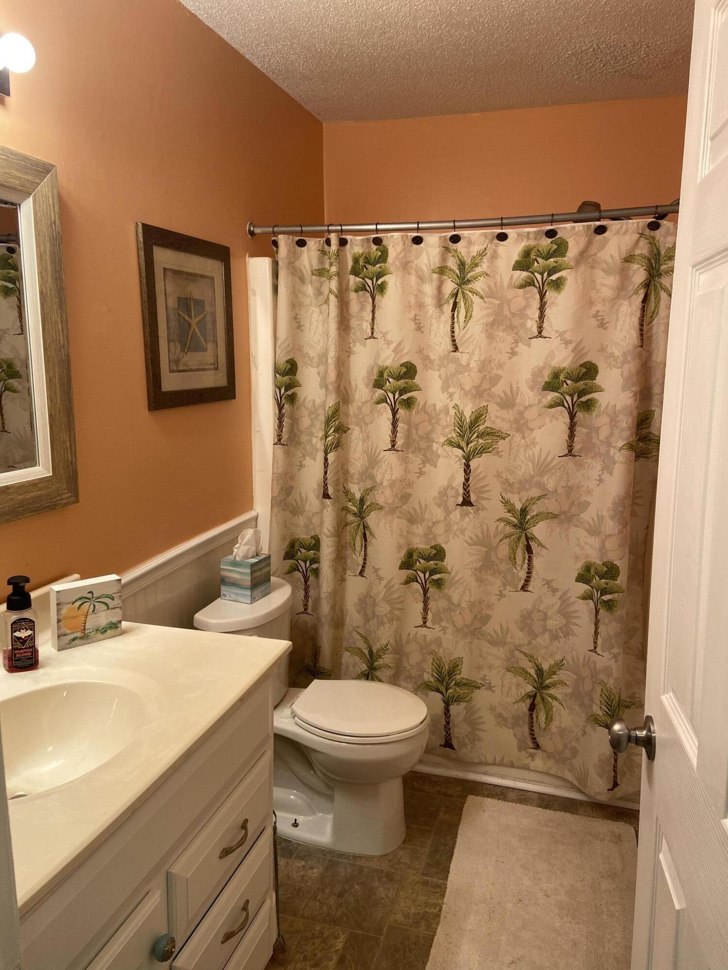 1402 Camp Road, Unit 10B Charleston, SC 29412 - Photo 7 of 8 Bathroom