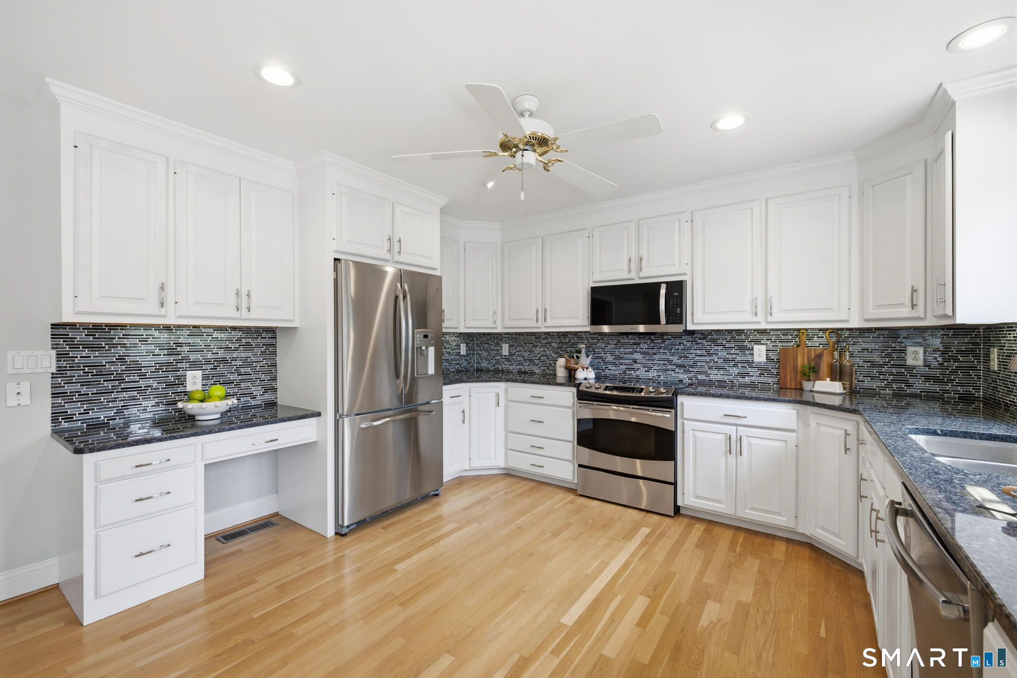 136 Talcott Ridge Road South Windsor, CT 06074 - Photo 9 of 40