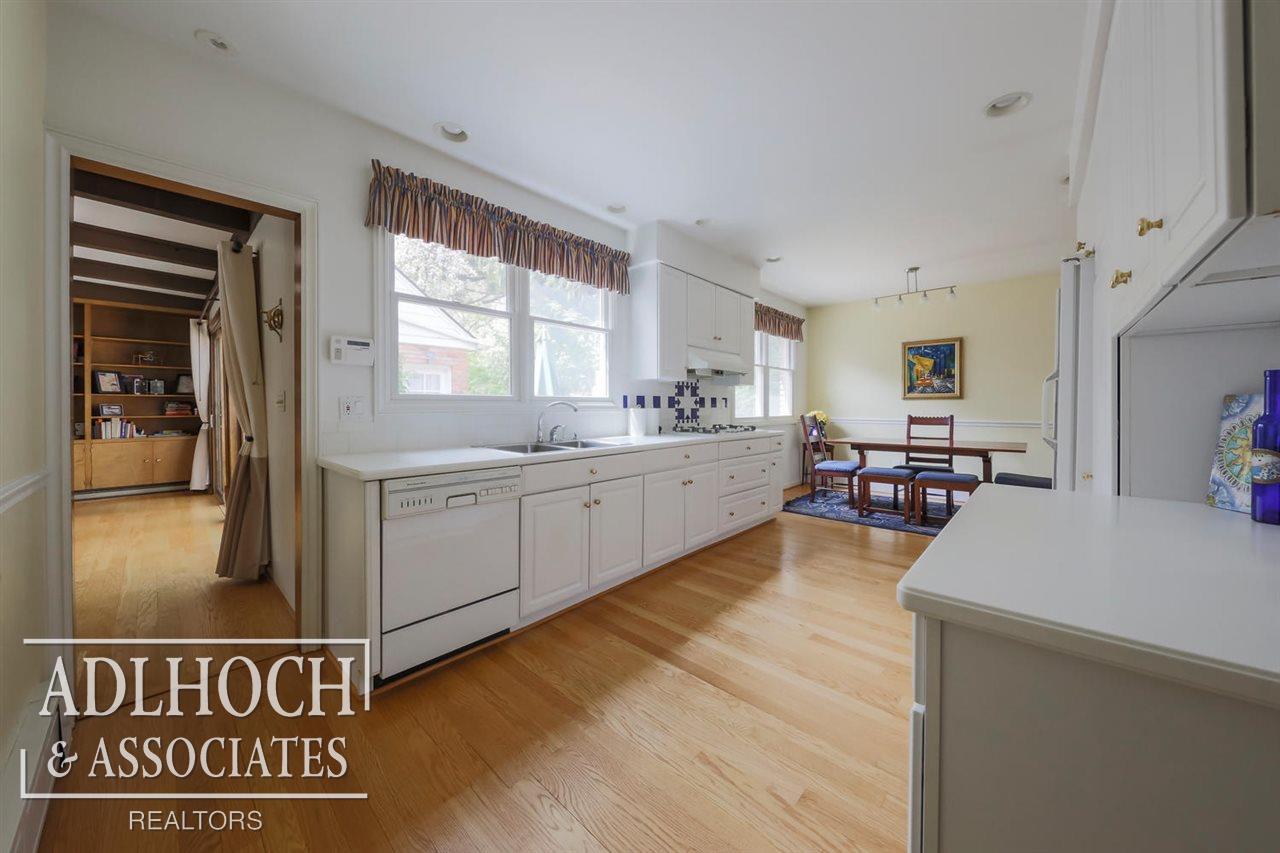 207 Ridge Road Grosse Pointe Farms, MI 48236 - Photo 10 of 28