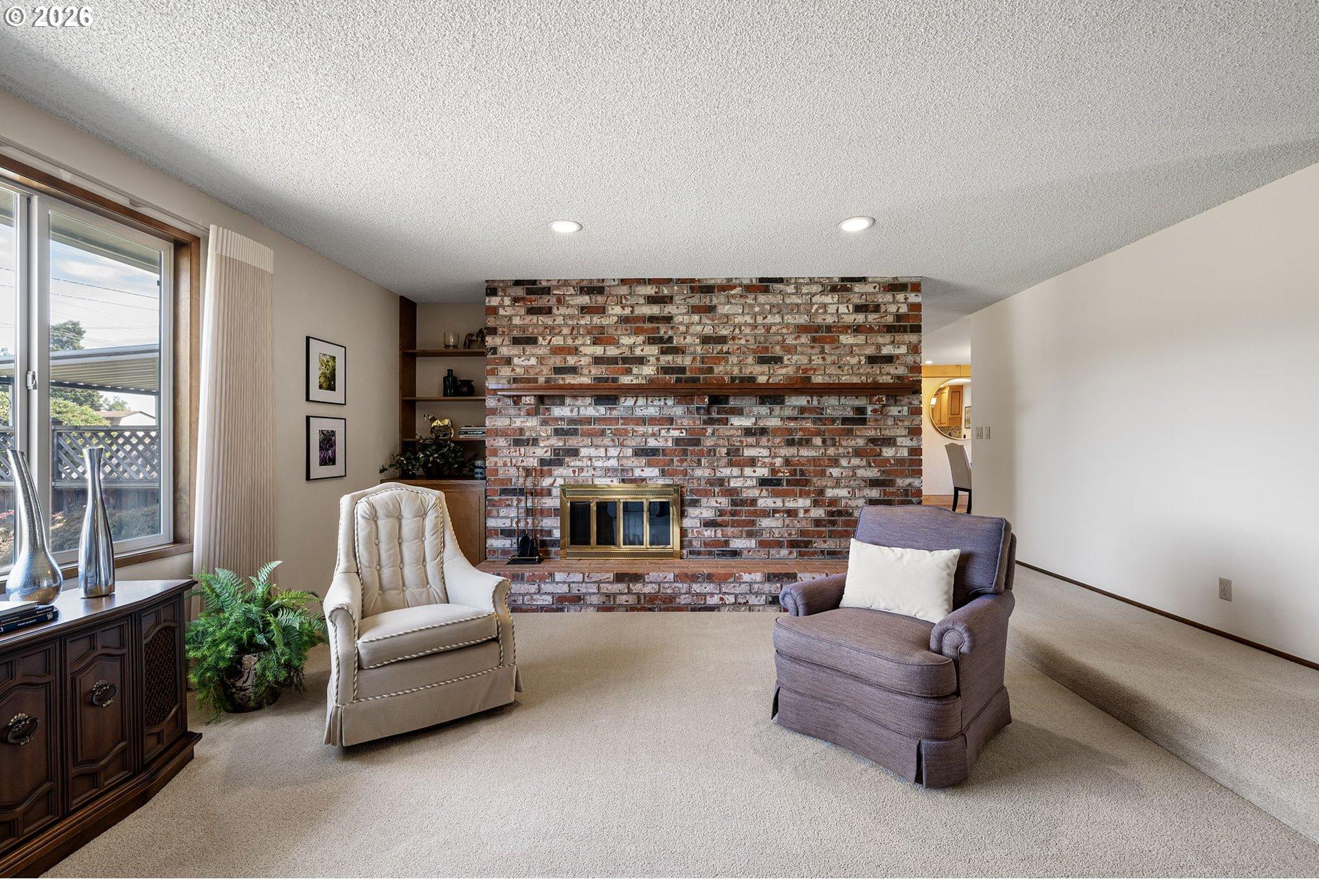 2184 Loch Drive Springfield, OR 97477 - Photo 9 of 47 Fireplace Wood
