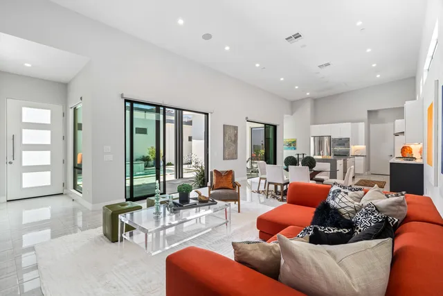 $1,395,000 | 151 Holliday Way, Palm Springs, CA 92262