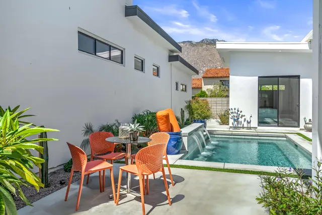 $1,395,000 | 151 Holliday Way, Palm Springs, CA 92262