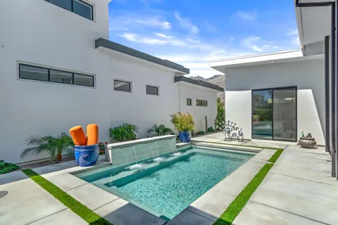 $1,395,000 | 151 Holliday Way, Palm Springs, CA 92262