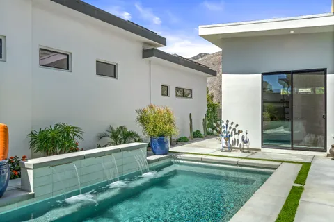 $1,395,000 | 151 Holliday Way, Palm Springs, CA 92262