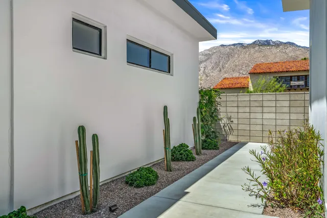 $1,395,000 | 151 Holliday Way, Palm Springs, CA 92262