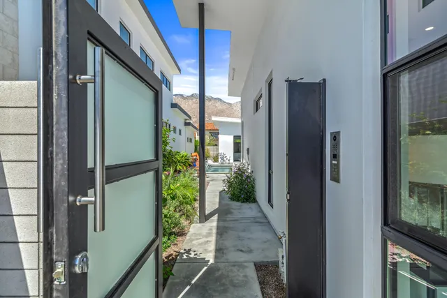 $1,395,000 | 151 Holliday Way, Palm Springs, CA 92262