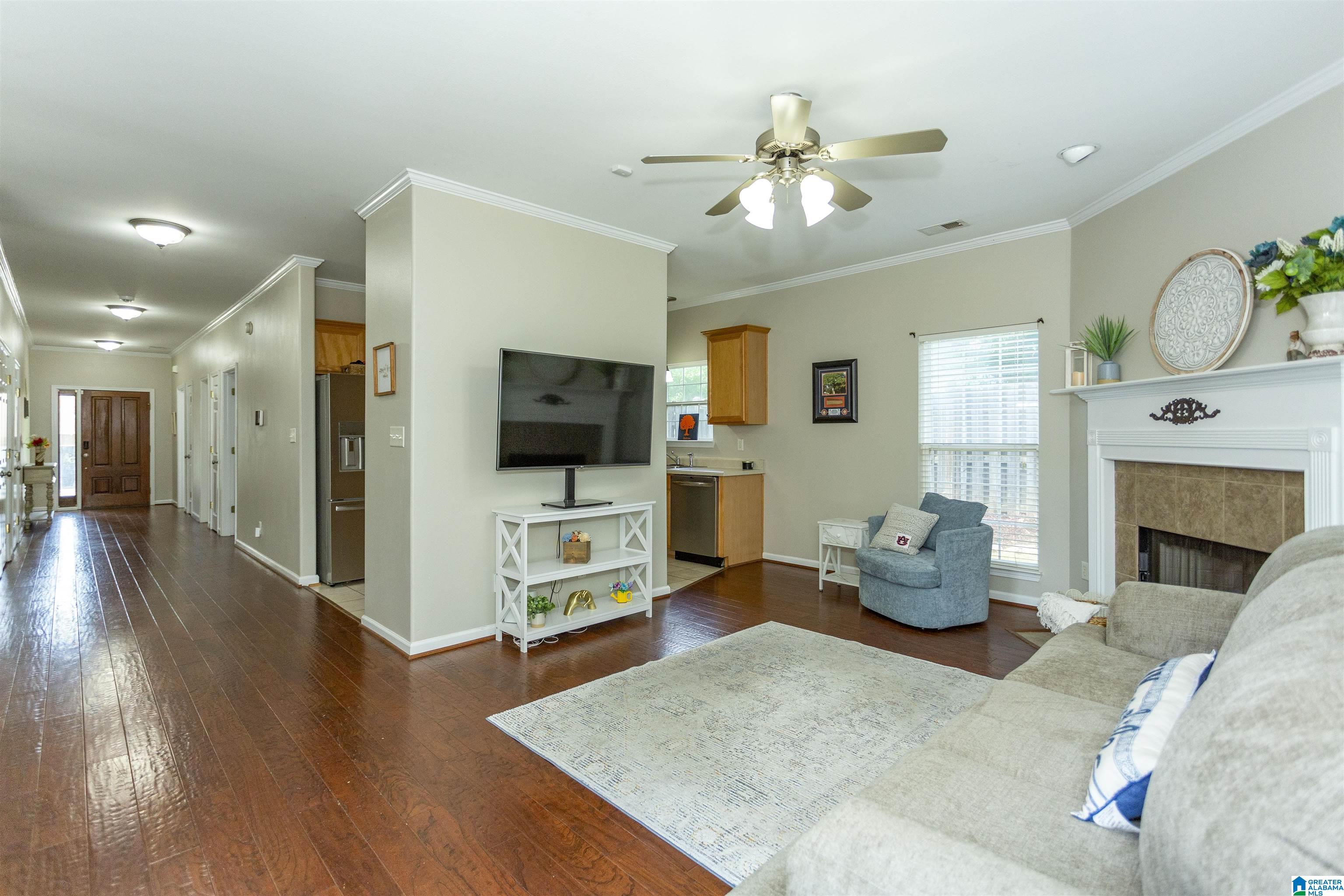 265 Nottingham Drive Calera, AL 35040 - Photo 7 of 38