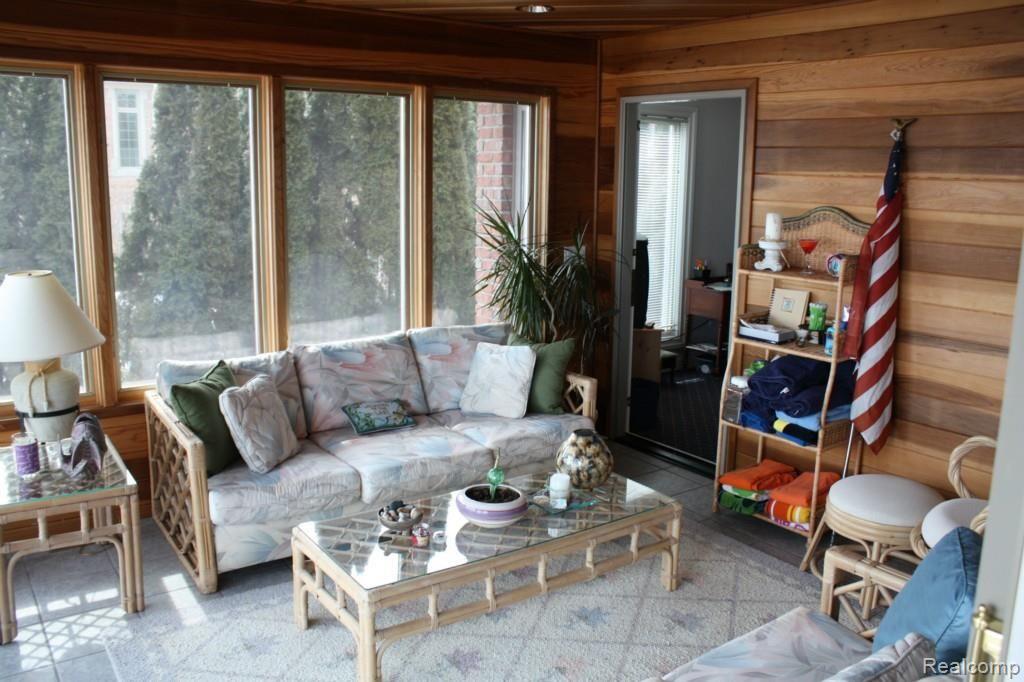 4980 Lakeshore Road Fort Gratiot, MI 48059 - Photo 17 of 42 4980 Lakeshore Florida or hot tub room.jpg