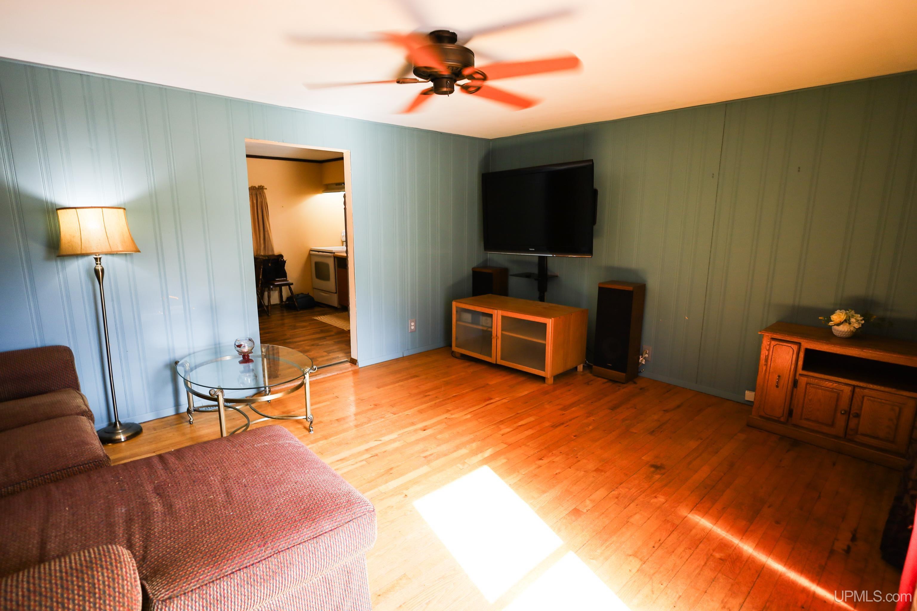 604 Willow Road Marquette, MI 49855 - Photo 10 of 36 Gallery Image 10