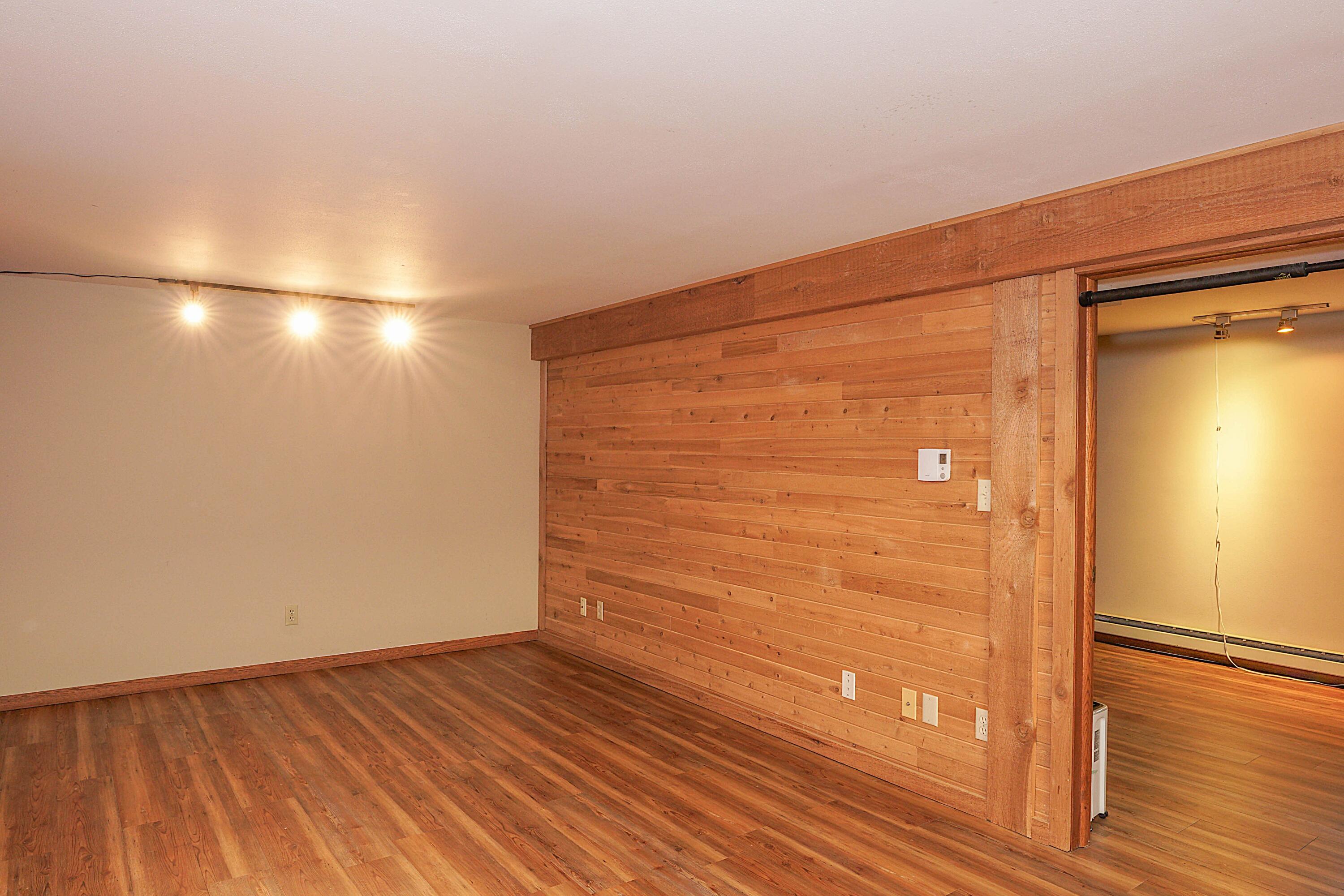 N49W36150 Nottingham Lane, Unit 12 Oconomowoc, WI 53066 - Photo 18 of 24 DSC09092