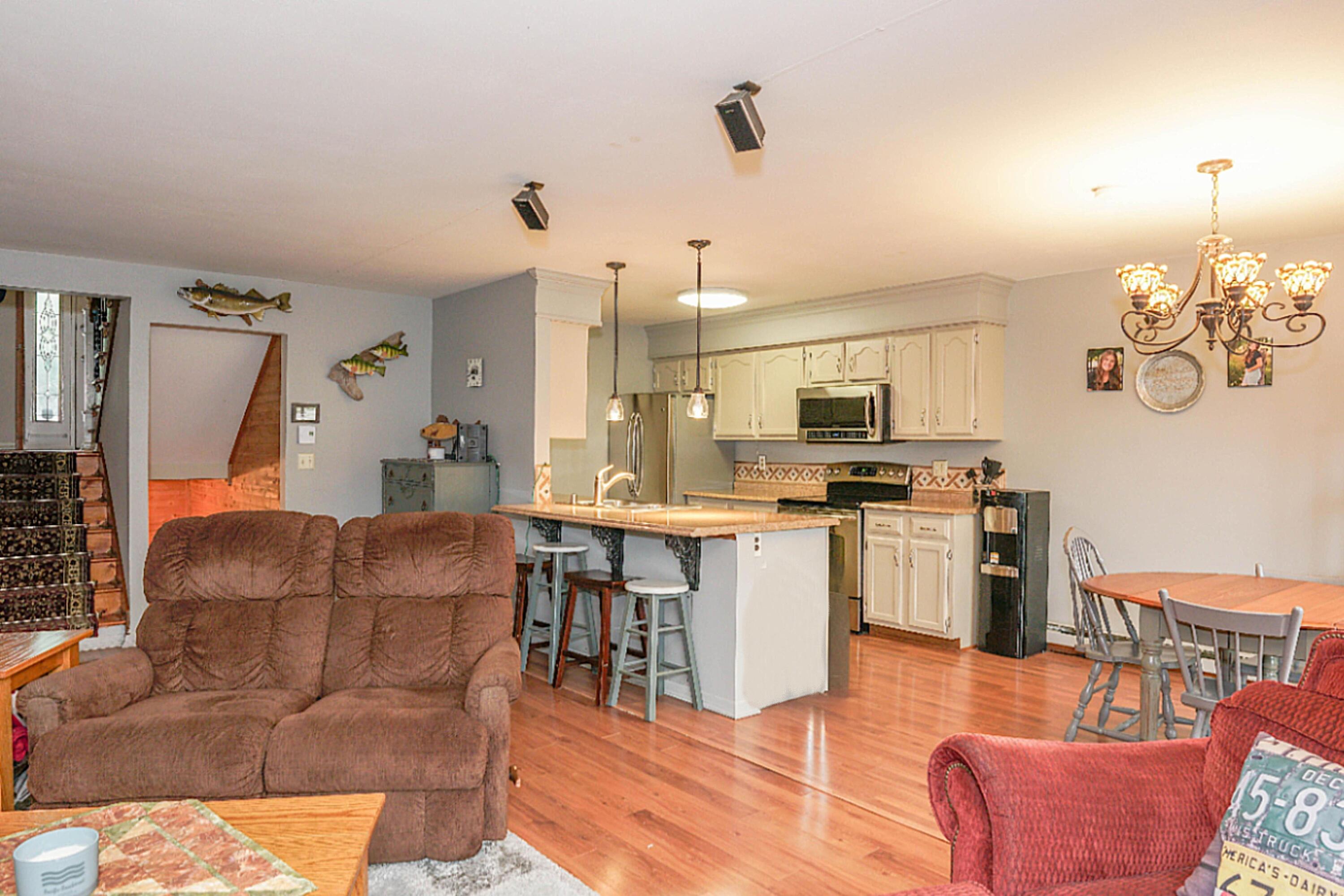 N49W36150 Nottingham Lane, Unit 12 Oconomowoc, WI 53066 - Photo 6 of 24 DSC09079