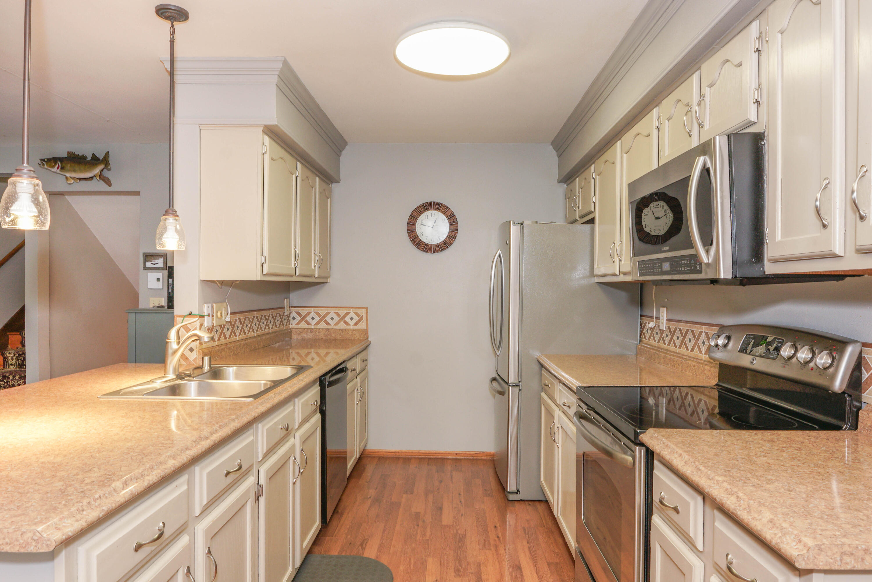 N49W36150 Nottingham Lane, Unit 12 Oconomowoc, WI 53066 - Photo 10 of 24 DSC09087