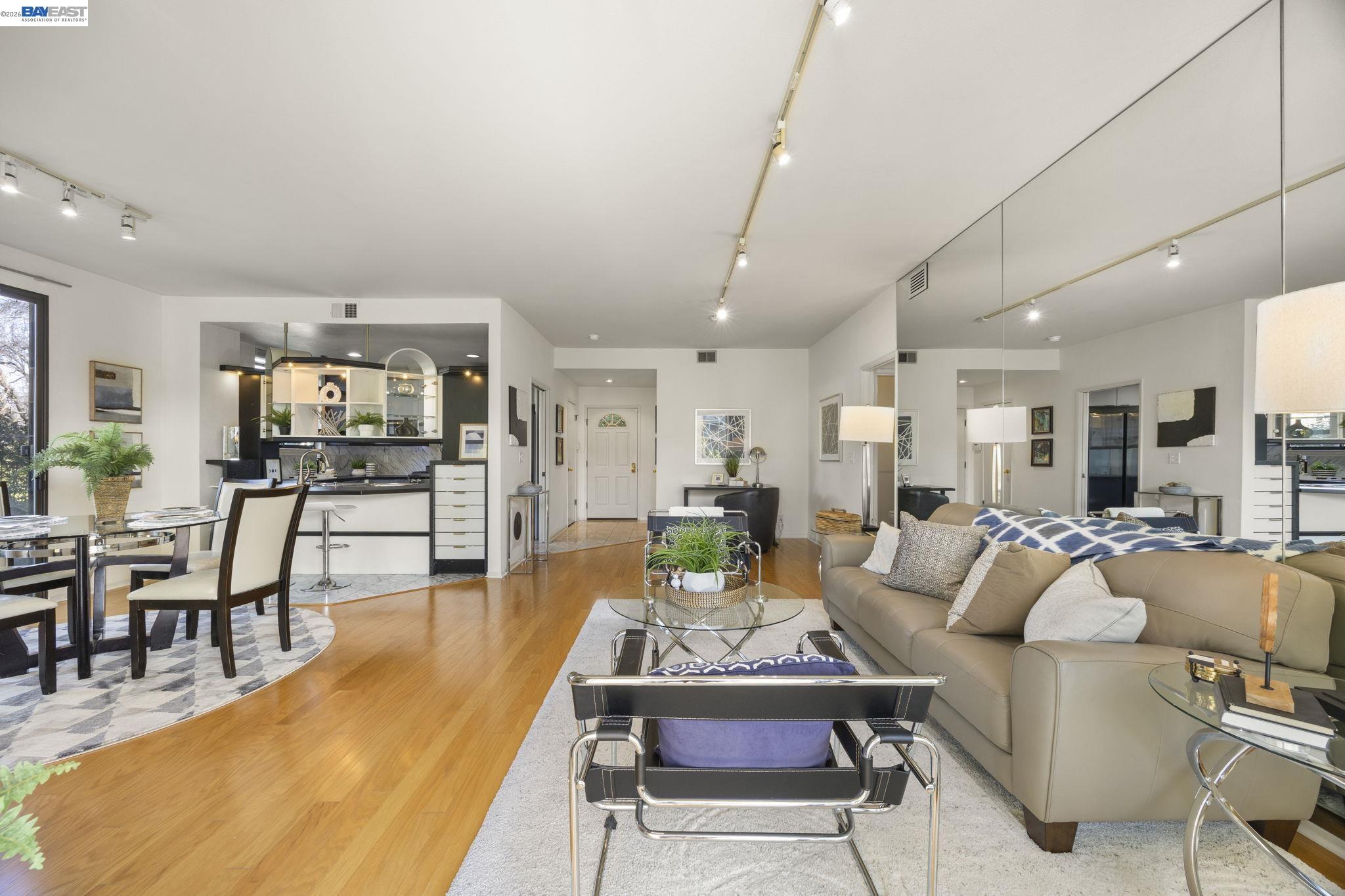 3009 Triumph Drive Alameda, CA 94501 - Photo 3 of 32