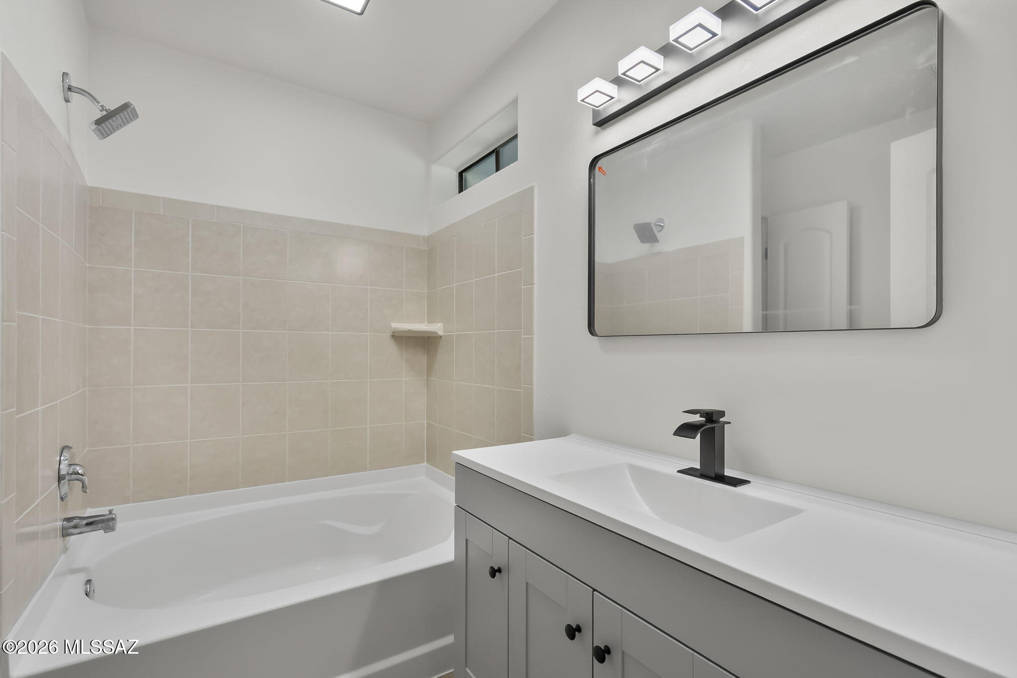 1079 Paseo Freno Rio Rico, AZ 85648 - Photo 15 of 28 Hall bathroom