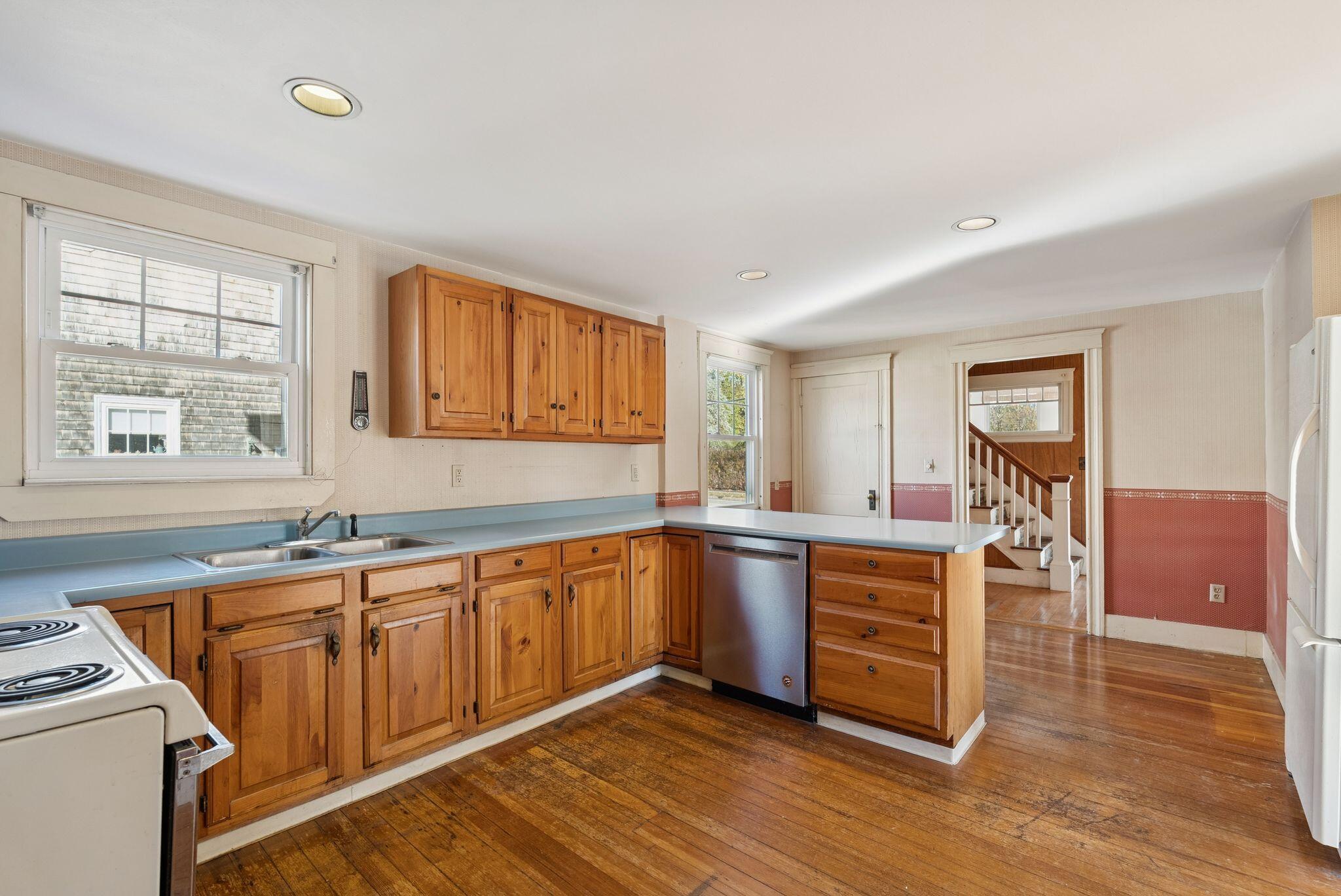 54 Read Street Portland, ME 04103 - Photo 11 of 29 28_DSC08774