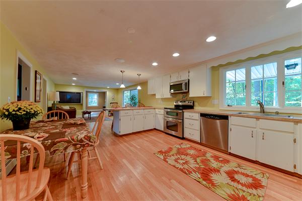 34 Larnis Road Framingham, MA 01701 - Photo 8 of 16 Gallery Image 8