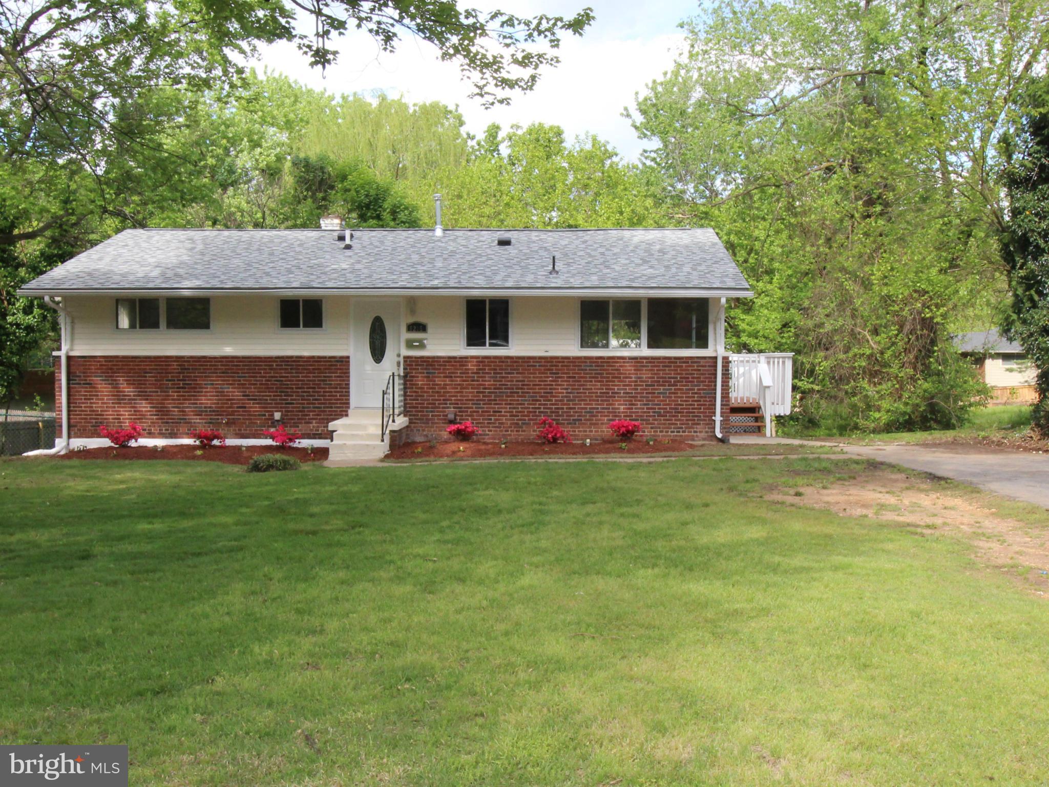6215 Climbhill Road Alexandria, VA 22310 - Photo 2 of 16 Exterior (General)
