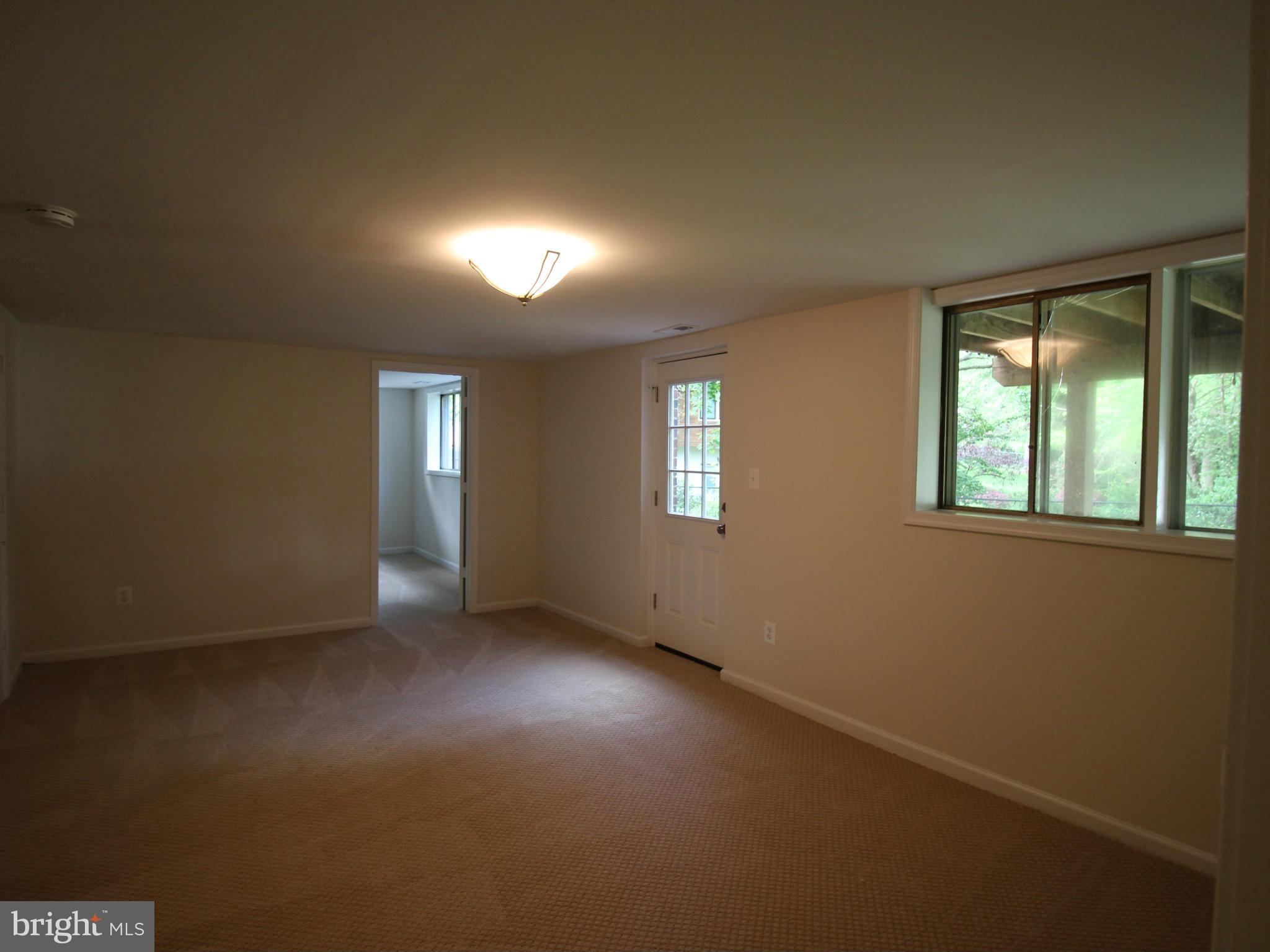 6215 Climbhill Road Alexandria, VA 22310 - Photo 14 of 16 Family Room