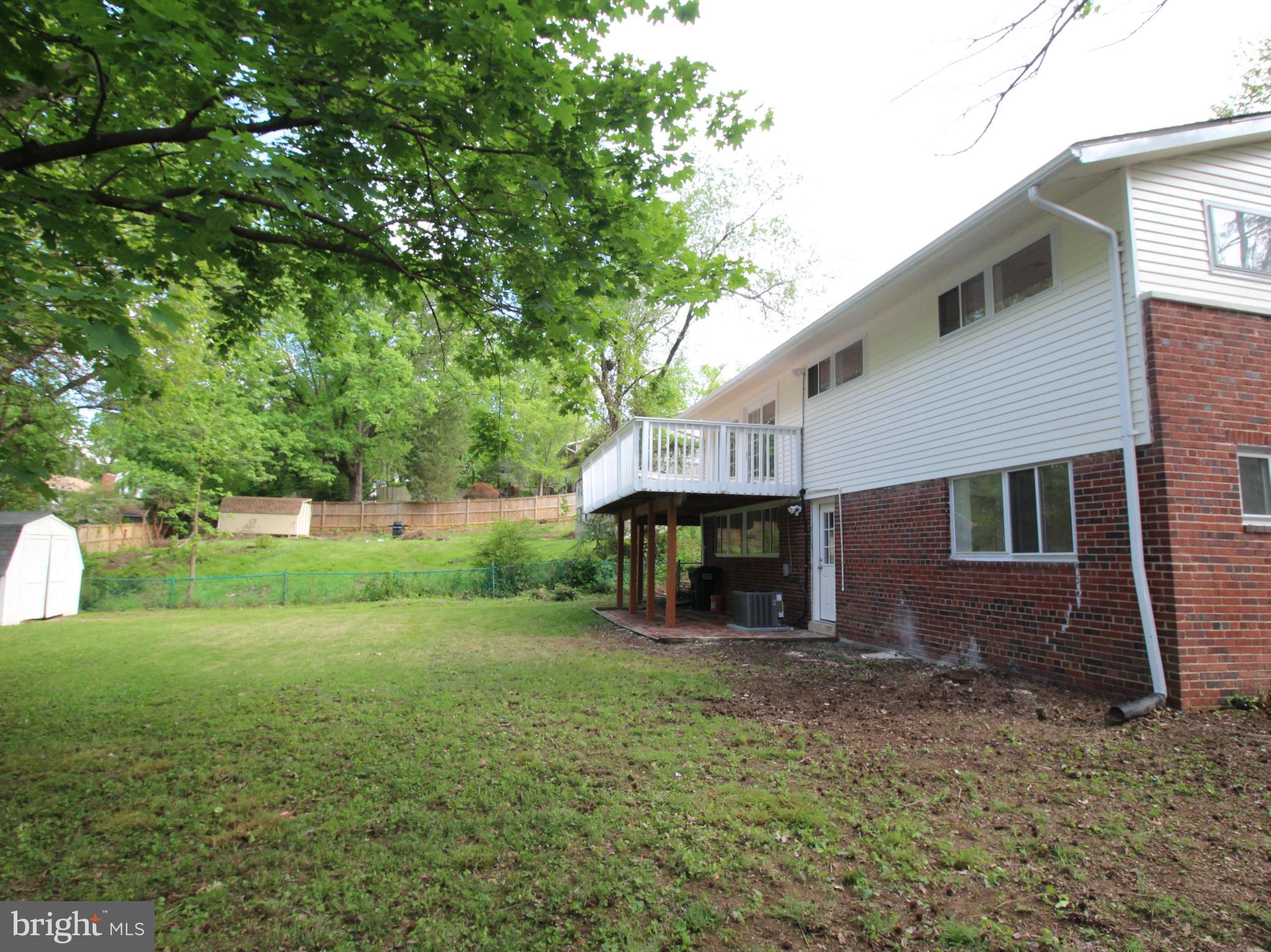 6215 Climbhill Road Alexandria, VA 22310 - Photo 4 of 16 Exterior (Rear)