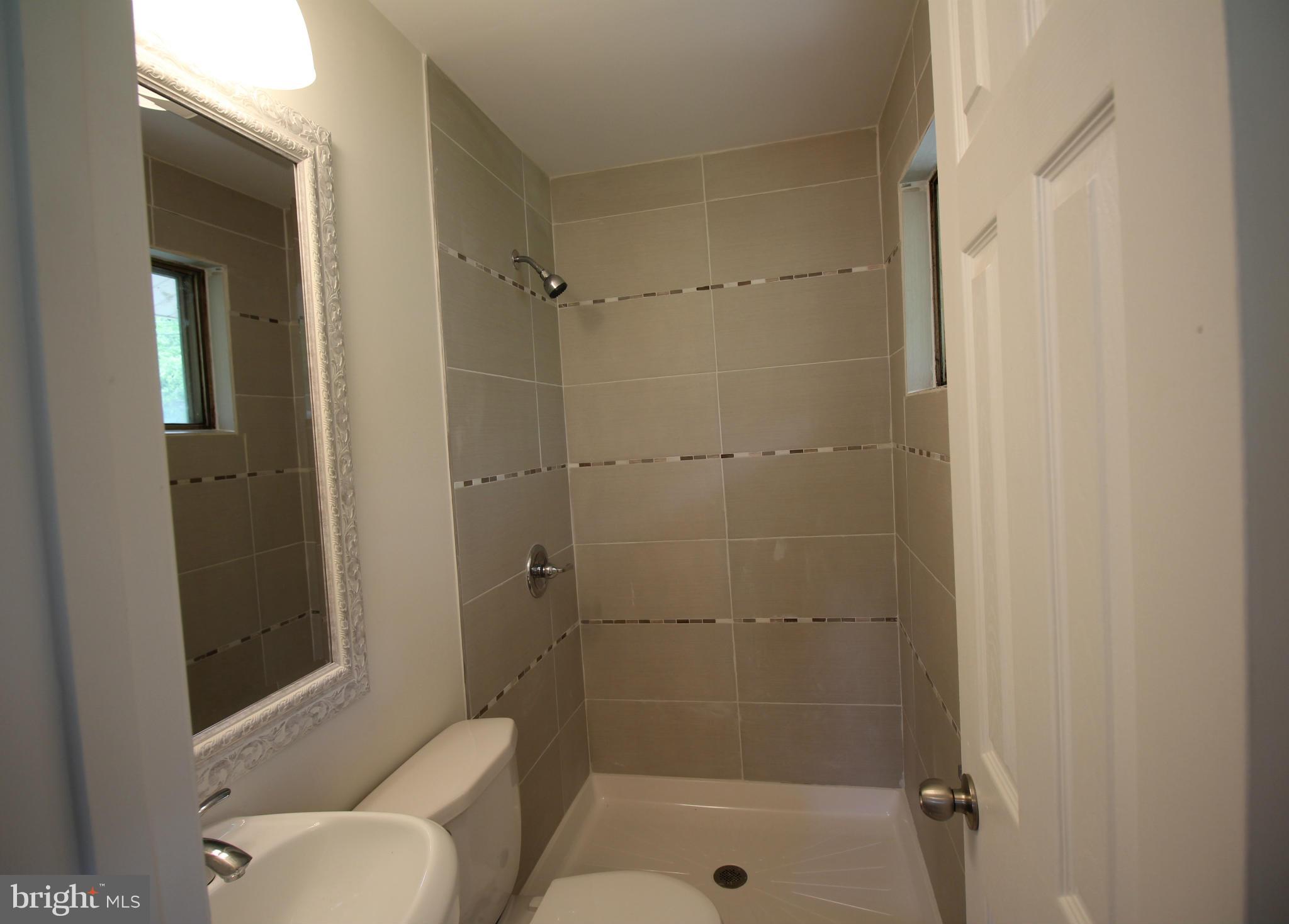 6215 Climbhill Road Alexandria, VA 22310 - Photo 9 of 16 Bath