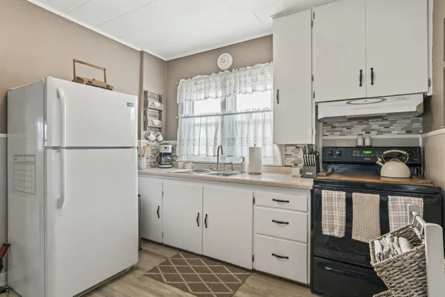 $230,000 | 130 2nd Street Southeast, Plainview, MN 55964